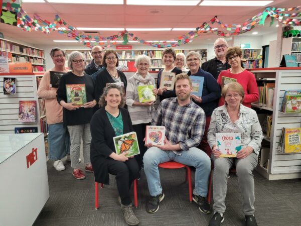 Bénévoles-lecteurs aînés recherchés pour le programme Lire et faire lire
